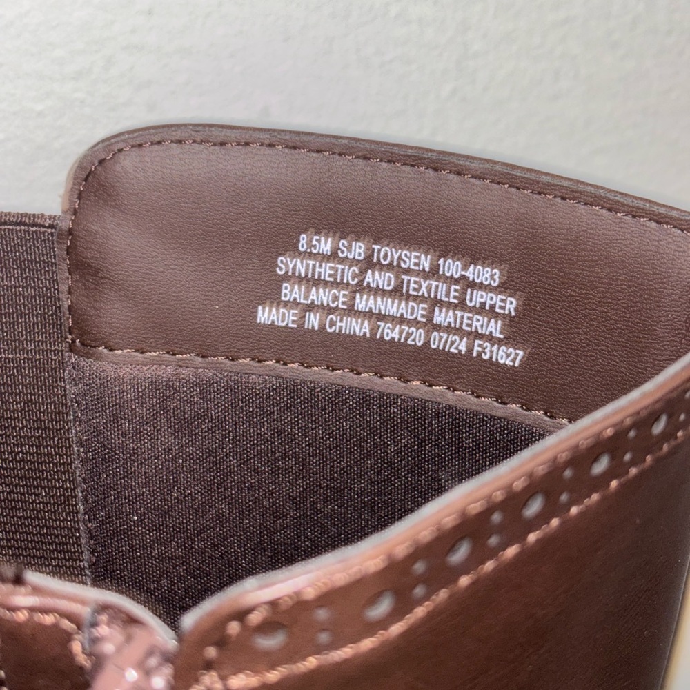 NWT St. Johns Bay Toysen Chocolate Knee High Boots Buckle Memory Foam - Picture 3 of 12